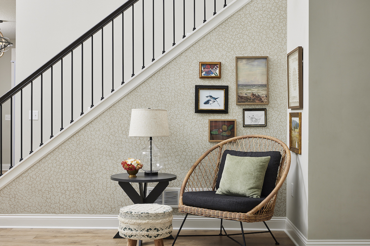 entryway-nook-design-gallery-wall-chair-ottoman