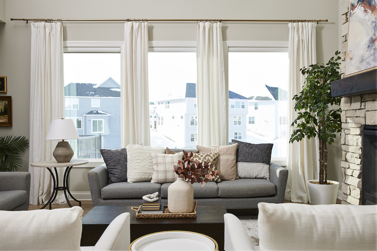 family-room-interior-design-white-cream-window-treatments